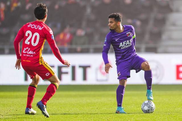 西海岸主场13轮不败 2-0击败泰山升至第三